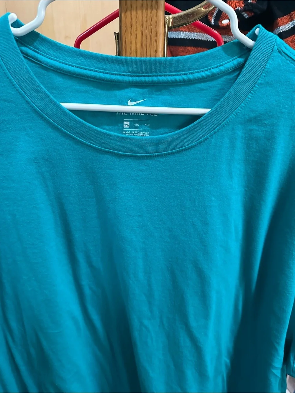 NWOT The Nike Tee Solid Teal Short Sleeve T-Shirt
